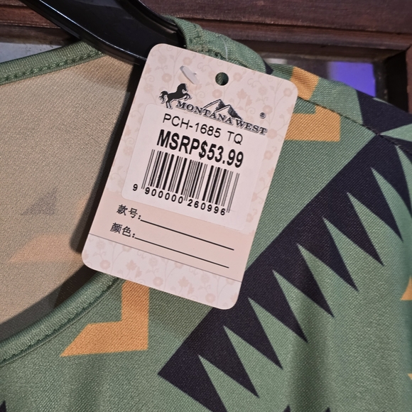 Montana West Women's Poncho with Sleeves One Size Green With SW Print NWT - Picture 3 of 4